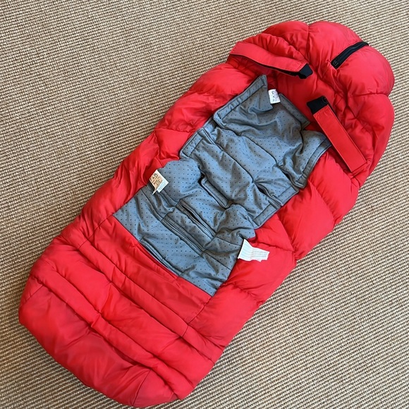 7 A.M. Enfant Blanket 212 Evolution- Red - Picture 5 of 11